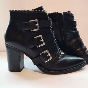 Steve Madden Black Leather Humble Ankle Booties Size 7.5